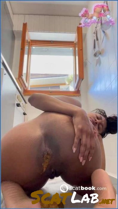 Download I hadnt shitted in 2 days got it all over my foot - Efro, Toilet (HD 720p / 136.21 MB) ScatLab.net