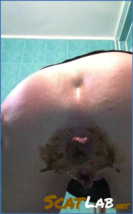 Download Ella Gilbert's Huge Shit in Friend's Toilet - Extreme Scat in HD ScatLab.net