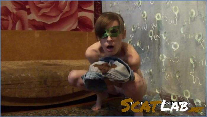 Svetlana's Solo Scat clip in Denim Shorts FullHD - scat porn video at ScatLab.net