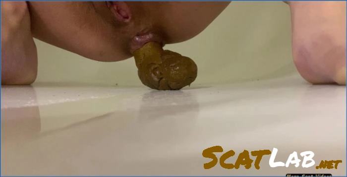 Sexy Shit Smearing With Mask and Full Body Coverage in HD Video 2022 - related scat video at ScatLab