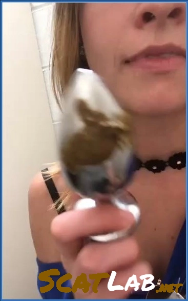 Download LilbuttLex's Raw Anal Scat Clip: Licking My Butt Plug Clean 5 ScatLab.net