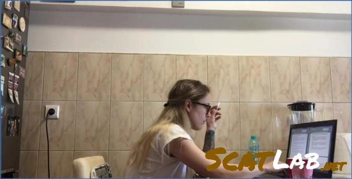 Josslyn Kane Raw Shitting and Farting in Small Kitchen Sink Poop Video – ScatLab poster
