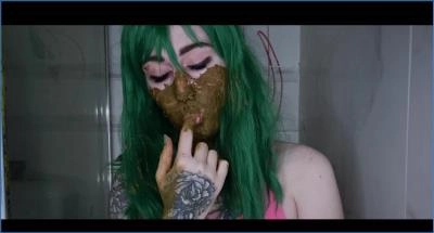 Russian Betty Shitting Bizarre Tease HD - scat porn video at ScatLab.net