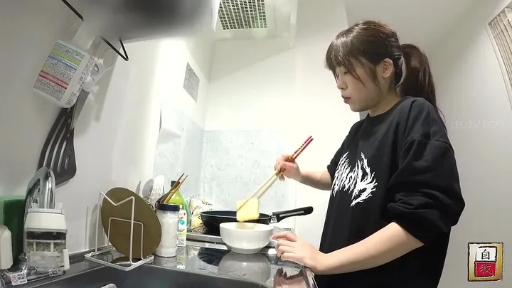 Haruka Noda Delivers Authentic Japanese Scat with Unbridled Hunger - scat porn video at ScatLab.net