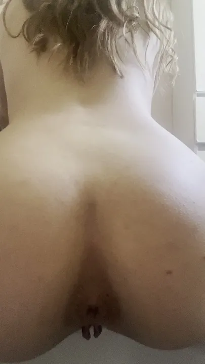 18yearoldsluttt Drips Warm Kaviar on Cam in Unfiltered Homemade Scat - scat porn video at ScatLab.net