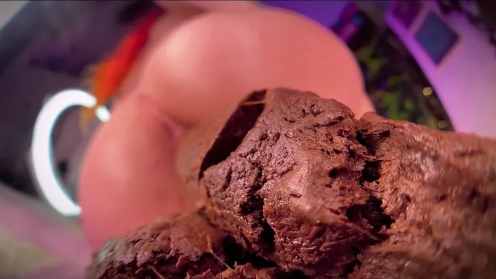 Sweet Betty Squats into a Messy Kaviar Pile - Amateur Home Scat - scat porn video at ScatLab.net