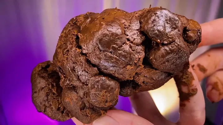 Sweet Betty Delivers a Gentle Soft Load with a Warm Smile - Scat - scat porn video at ScatLab.net