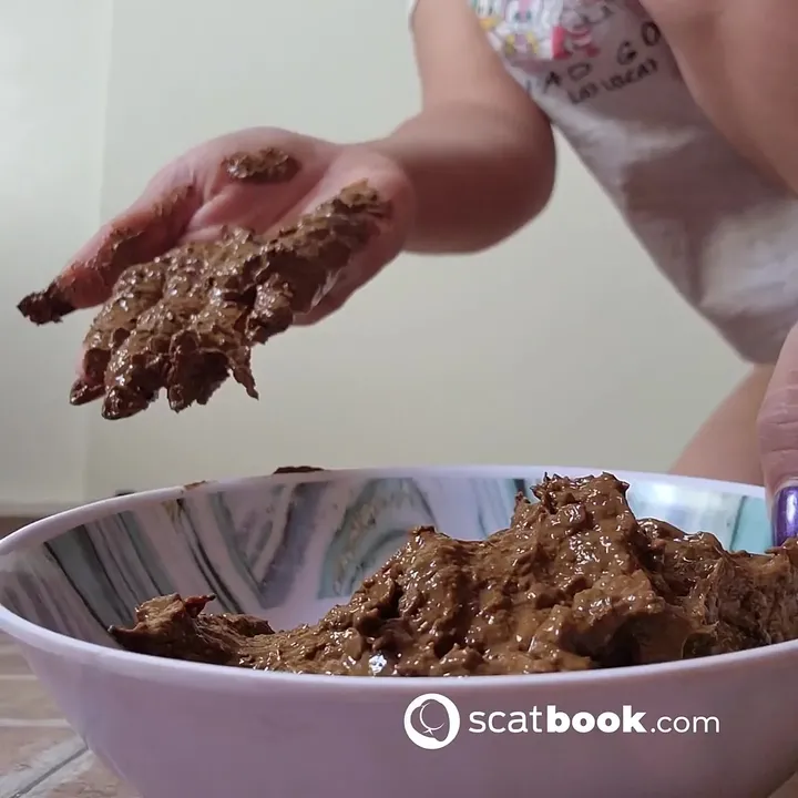 Flornatiii's Amateur Kaviar Drop Captures Bareback Scat Action - scat porn video at ScatLab.net