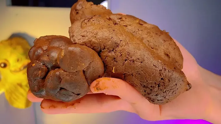Download Sweet Betty Takes Hold in a Mucky Solo Scat Set - Bareback ScatLab.net