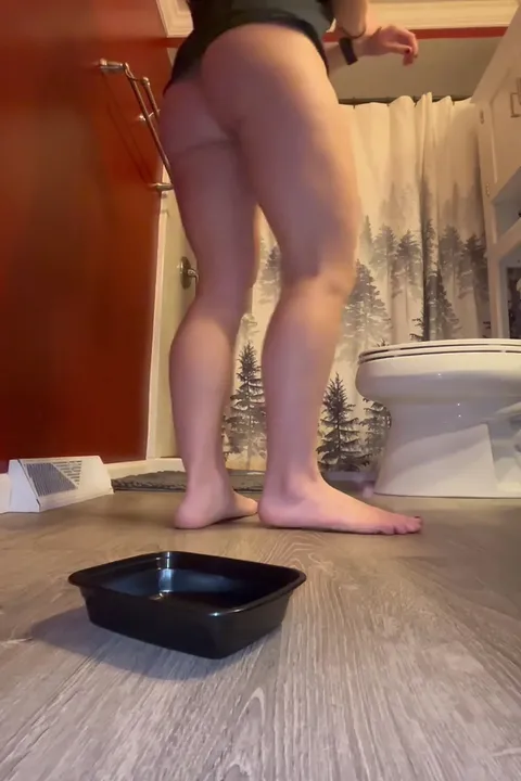 Farting and Kaviar: Deep Impact's Wet, Sputtering Rear Defies - scat porn video at ScatLab.net