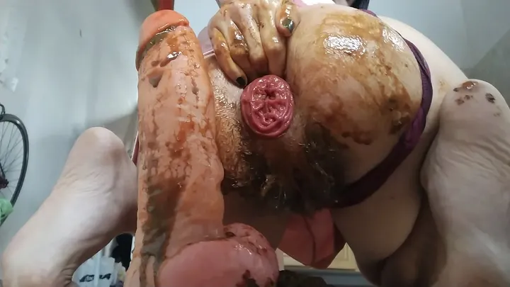 PiPayPipo Pushes Limits with Deep Anal Prolapse and Kaviar Smear - scat porn video at ScatLab.net