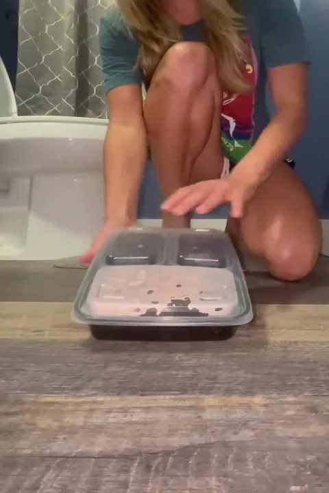 Piss Then Shit: A Double Mess Solo Scat Release - popular scat video at ScatLab