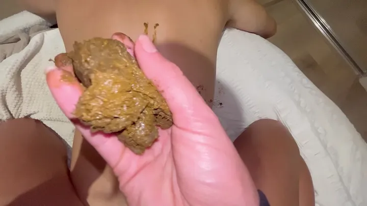 GymBunnyPoops Delivers Another Direct and Sordid Pooping Release - scat porn video at ScatLab.net