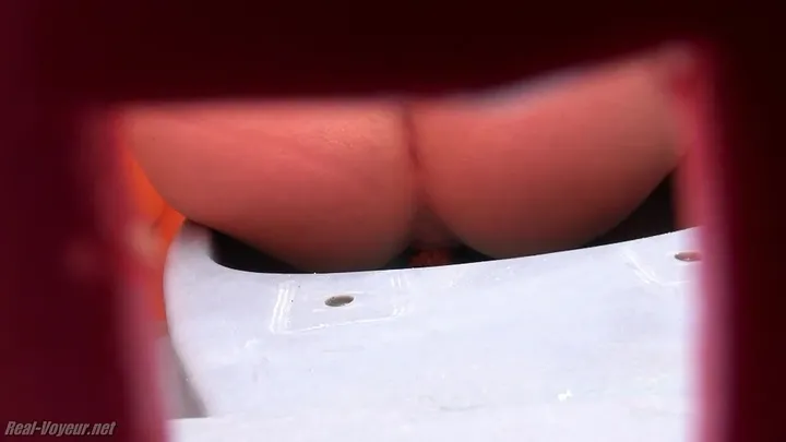 Close-Up on an Amateur Woman Dropping a Steaming Load - Scat Action - scat porn video at ScatLab.net