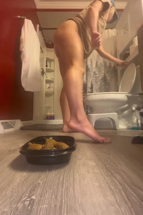 Femdom Scat Domination: Deep Impact Teases and Squats with a Cruel - scat porn video at ScatLab.net