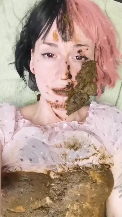 Sweet Betty Drops a Quick and Dirty Load in a Solo Scat Romp - scat porn video at ScatLab.net