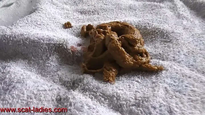 Lady Rachel Squats and Shits on the Bed with Bratty Femdom Flair - scat porn video at ScatLab.net